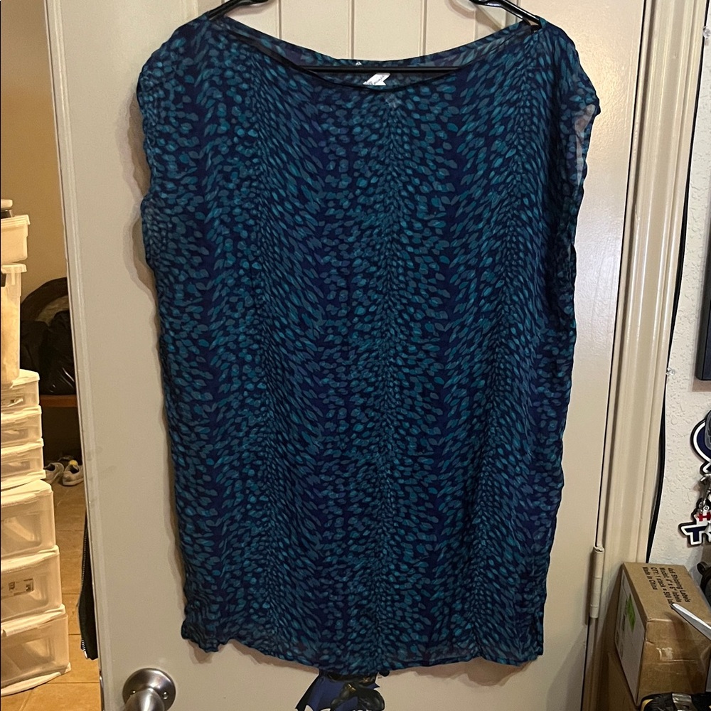 Elegant Teal and Black Leaf Pattern Blouse